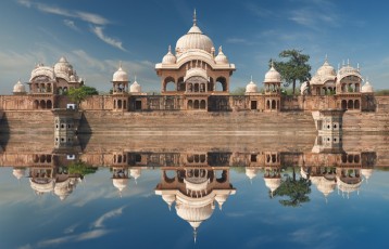 HOLY SHRINES (Delhi 2N - Mathura 1N - Agra 1N - Jaipur 2N)